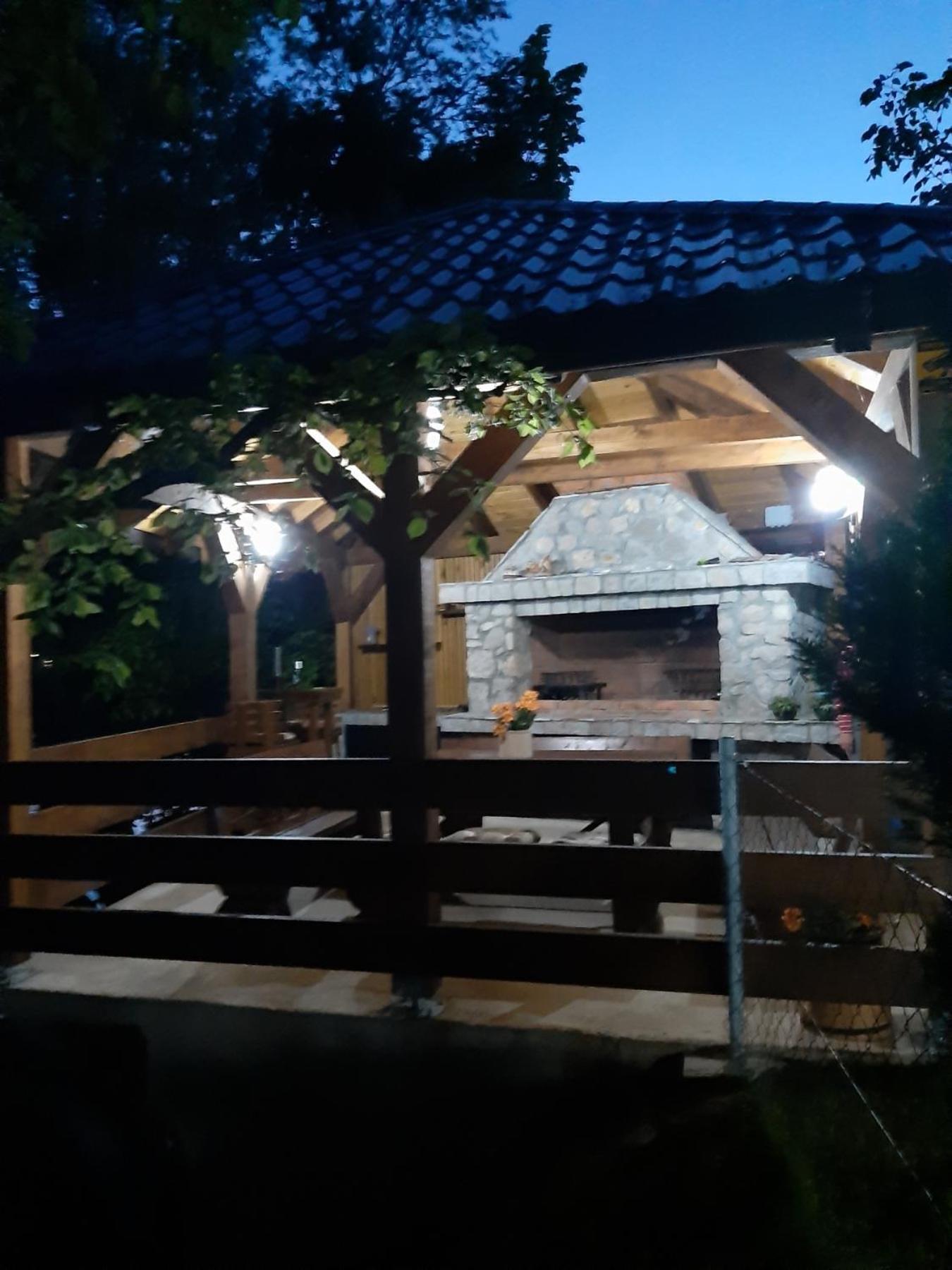 Lahor * Bihać